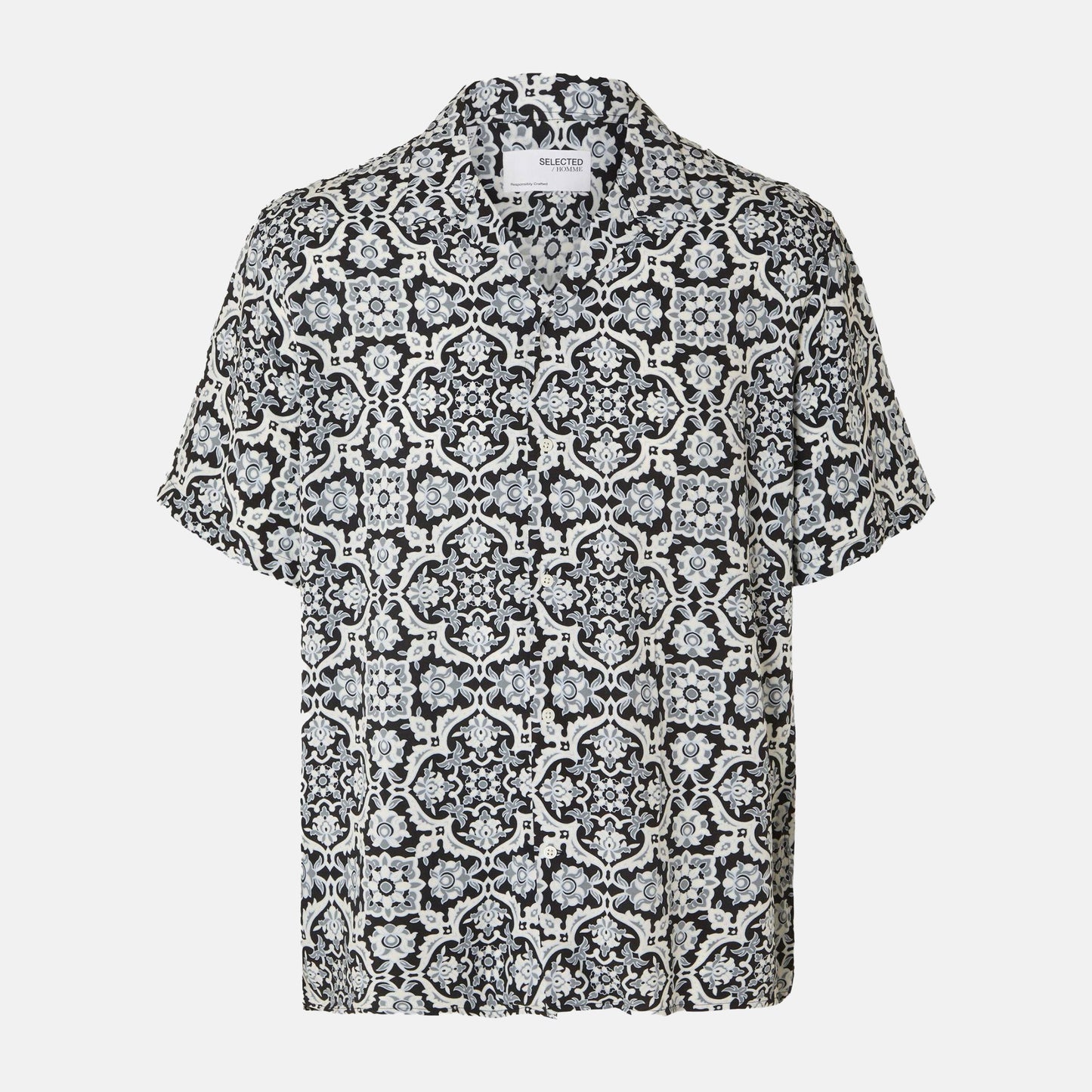 Patterned short sleeved shirt